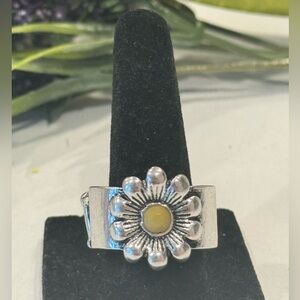 Daisy in Silver Tone with Yellow Center Stone Statement Ring - One Size Stretch